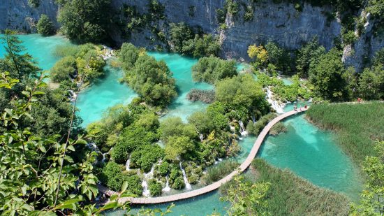 Turquoise coloured waters in Plitvice National Park